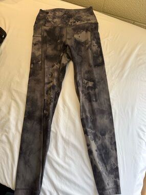 Amazon Women's Gray Tie-Dye Leggings with Side Pockets